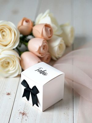 Scatolina regalo 10x10x10 con penna Testimone - Nero