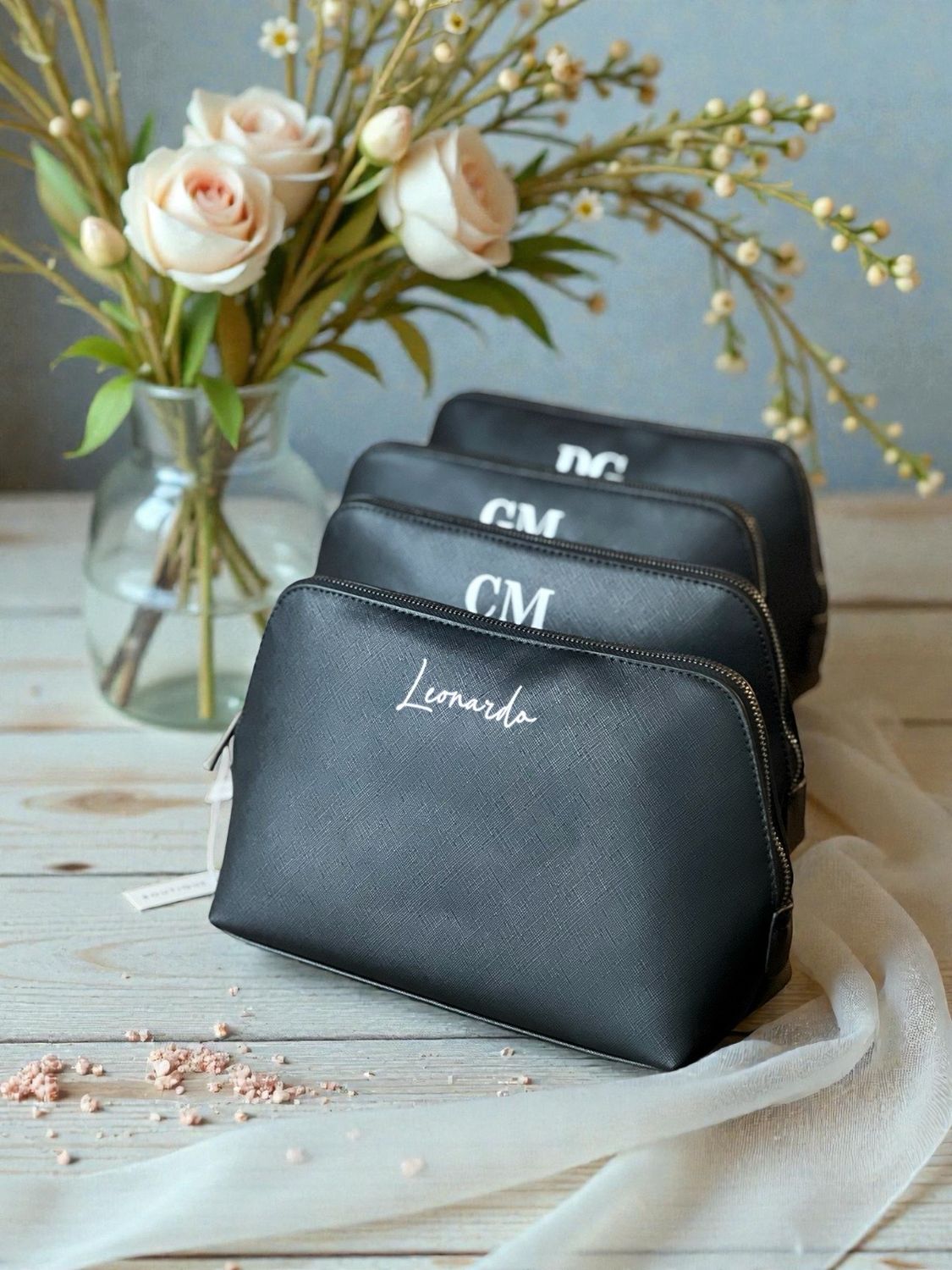 Trousse in similpelle texture saffiano per uomo + opzione portachiavi coordinato