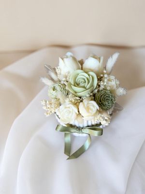 Bouquet Petit Verde Salvia in Cera di Soia con Vaso di Gesso Rigato