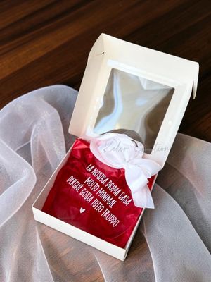 Pallina di Natale in Plexiglass Personalizzata - La nostra prima casa molto minimal perché costa tutto troppo