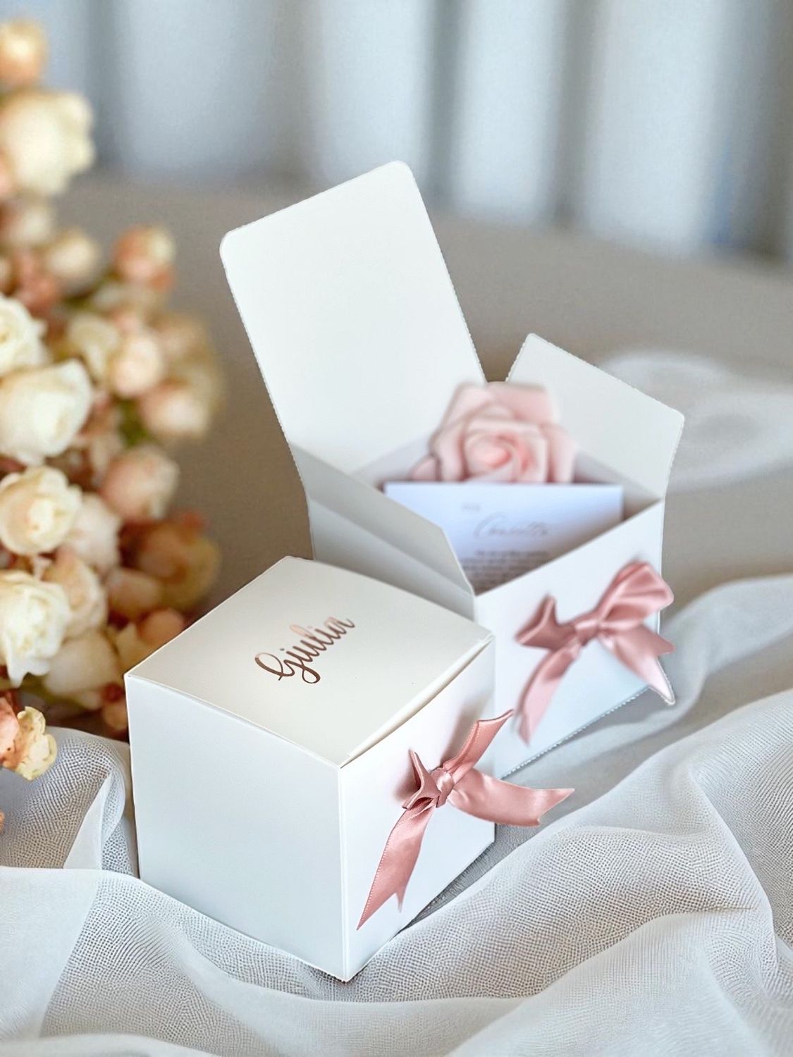 Scatolina regalo piccola 10x10x10 con penna rosa gold – Testimone o Damigella