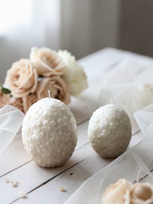 Candela Uovo in Cera di Soia - Texture Floreale