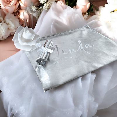 Set Balsamo Labbra &amp; Pochette Personalizzata – Finitura Metallizzata, SPF10, Idea Regalo