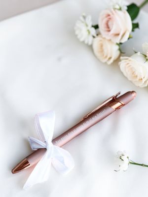 Penna Testimone, Damigella, "Non posso dire sì senza di te al mio fianco" – Rose Gold