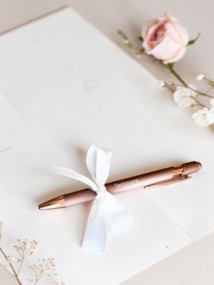 Penna Testimone, Damigella, "Non posso dire sì senza di te al mio fianco" – Rose Gold
