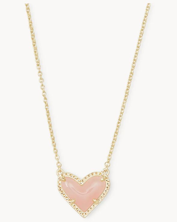 The Ari Heart Gold Pendant Necklace in Rose Quartz