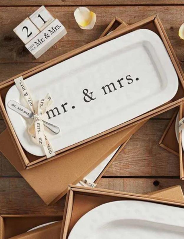 Mr and Mrs Hostess Set