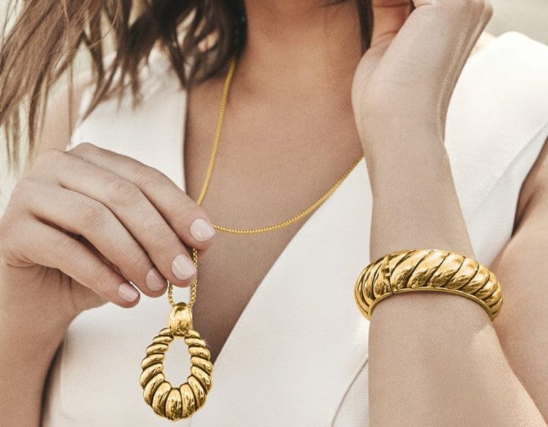 Ferrara Athena Scalloped Hinged Bangle  GOLD