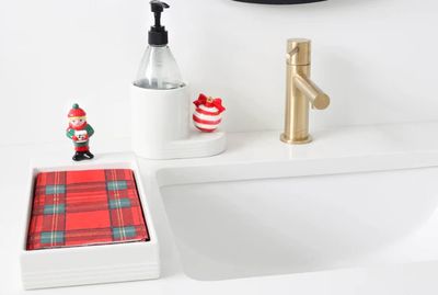 Nora Fleming© Base | Pinstripes Guest Towel Holder