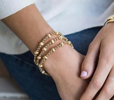 Dignity Sincerity Pattern Bead Bracelet Gold