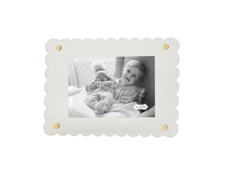 Scalloped Acrylic Frame Clear