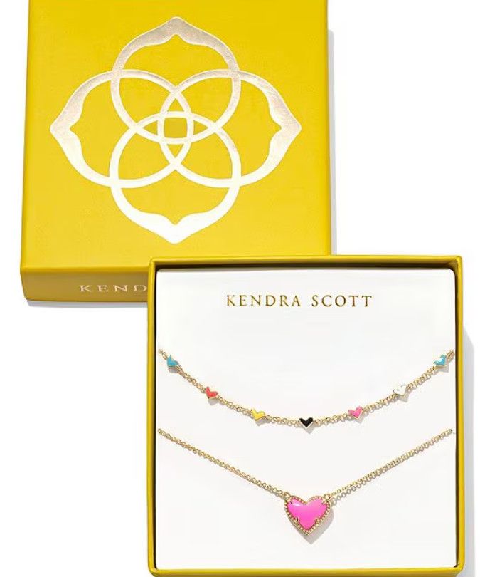The Ari Haven Heart Gold Necklace Gift Set in Neon Pink