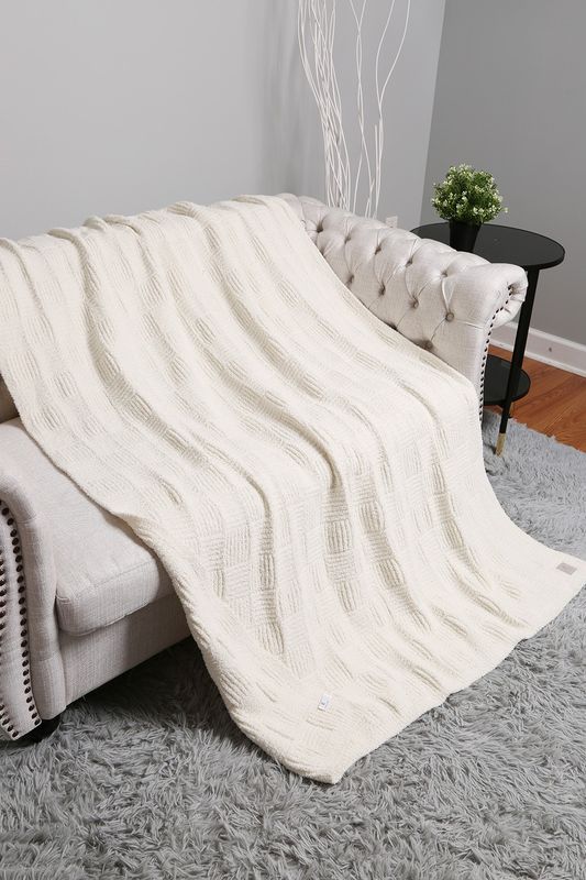 Trendy Knit Throw