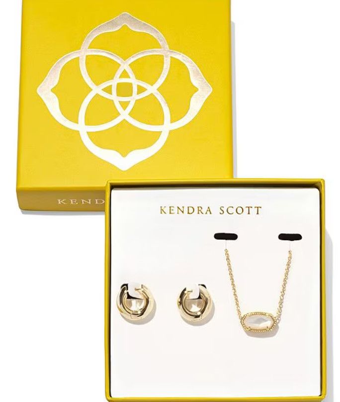 The Elisa Mikki Ivory Mother of Pearl Gift Set, Color: Gold