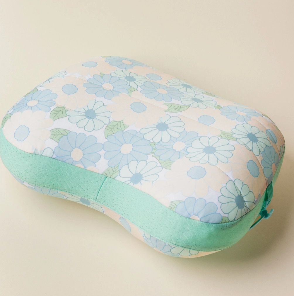 Ballast Beach Pillow, Color: Daisy Craze Aqua