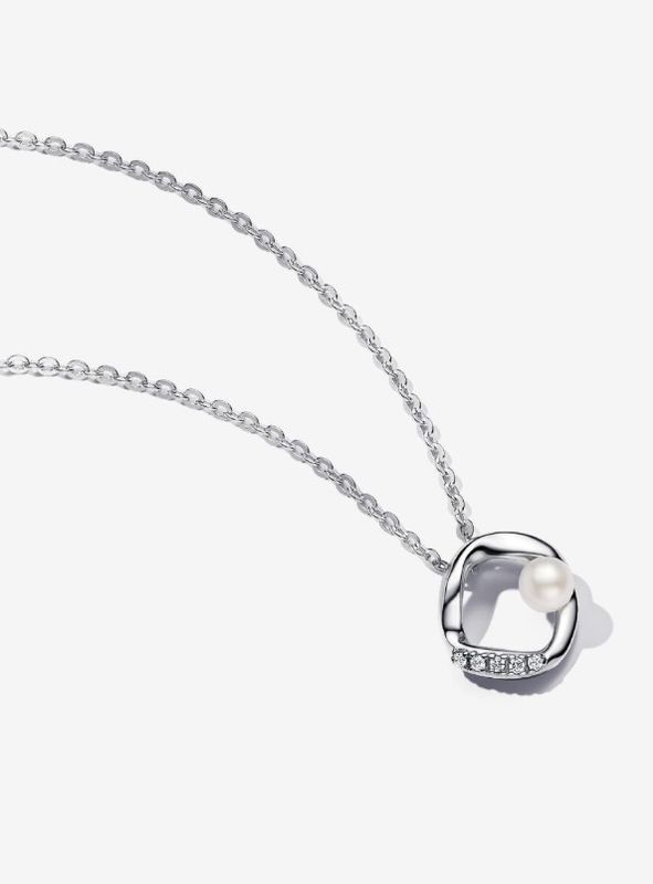 PANDORA™ Organically Shaped Pave Circle + Treated Freshwater Cultured Pearl Silver Necklace