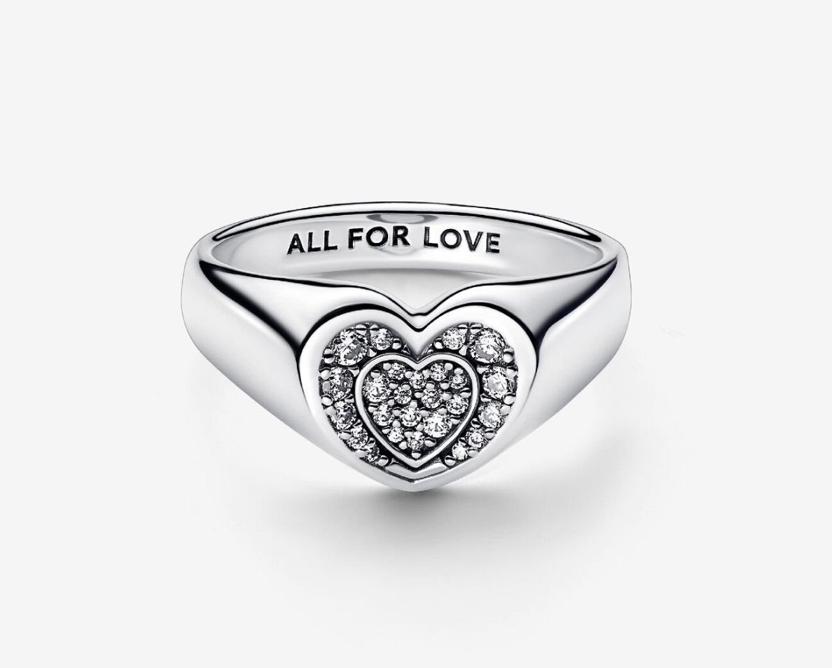 PANDORA™ Radiant Heart Pavé Signet Ring Sterling Silver