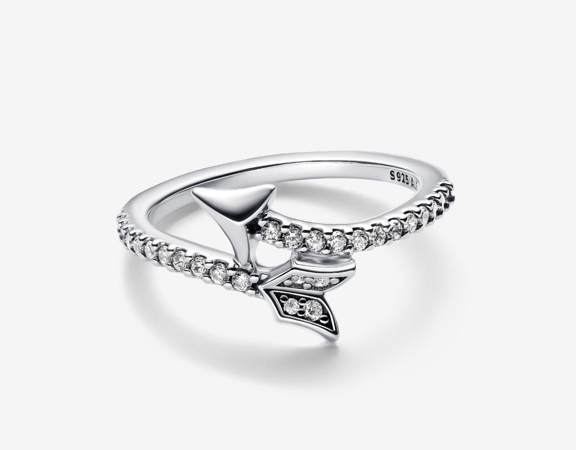 PANDORA™ Sparkling Arrow Ring Sterling Silver