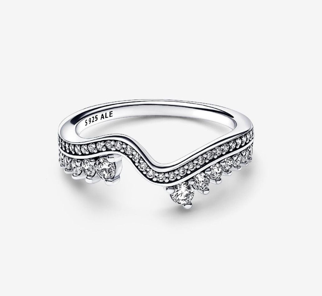 PANDORA™ Sparkling Asymmetric Wave Ring Sterling Silver