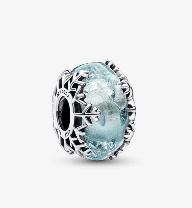 PANDORA™ Winter Blue Snowflake Murano Charm