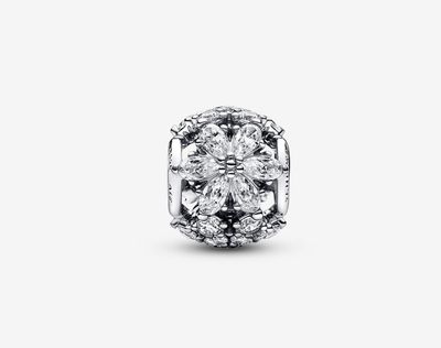 PANDORA™ Sparkling Herbarium Cluster Round Charm