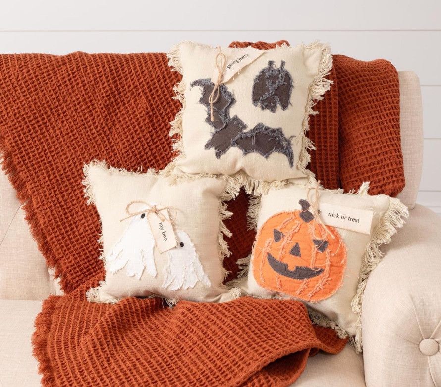 Raggedy Halloween Pillow, Style: Bats
