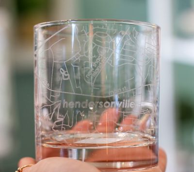 Home Town Maps Rocks Glass | Hendersonville