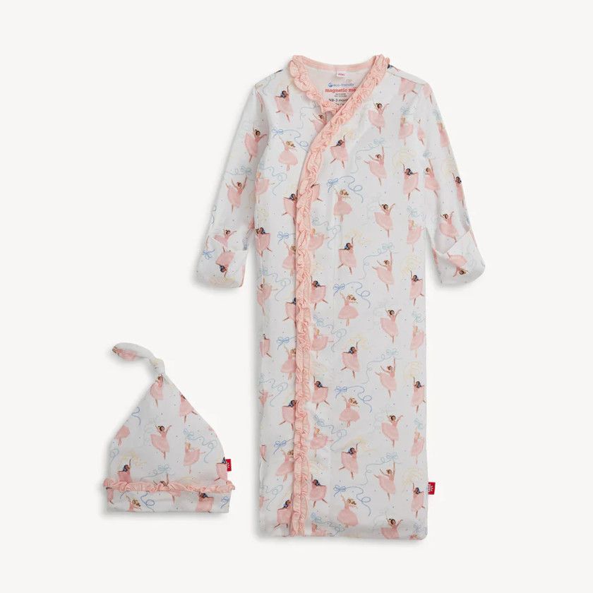 Magnetic Me™ Pretty Plies Gown with Hat