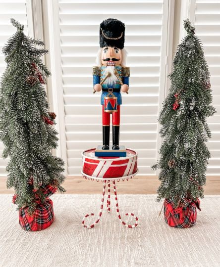 Round Top© | Holiday Candy Riser