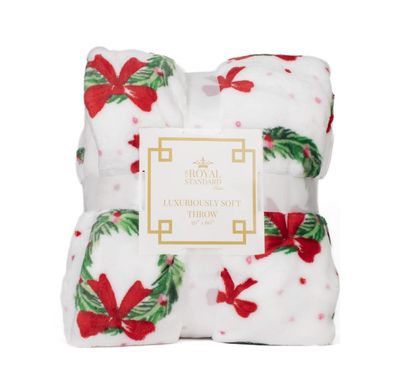 Clara Wreath Throw Red + Green