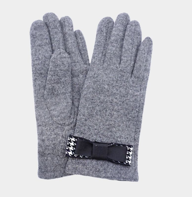 Decorative bow accent smart touch gloves for women, cozy winter gloves with touchscreen-friendly fingertips
