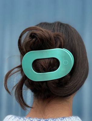 Teleties™ Flat Round Hair Clip | Totally Turquoise