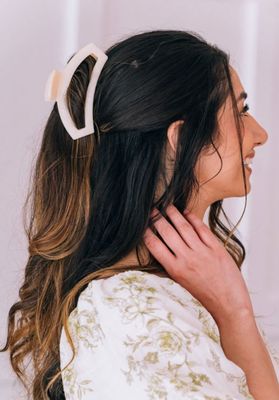 Teleties™ Open Hair Clip | Almond Beige