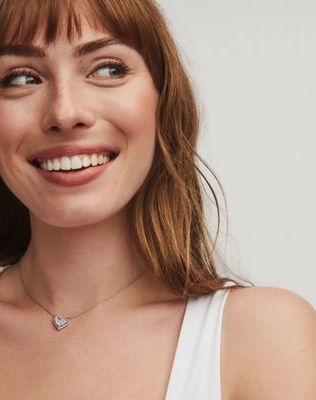 The Ari Heart Short Pendant Silver Platinum Drusy