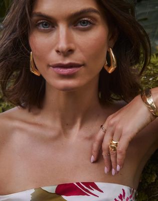 The Kaia Hoop Earring Gold Polished