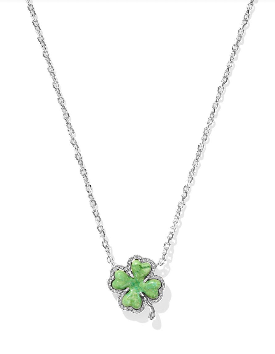 The Clover Short Pendant Necklace Lime Green Magnesite, Color: Silver