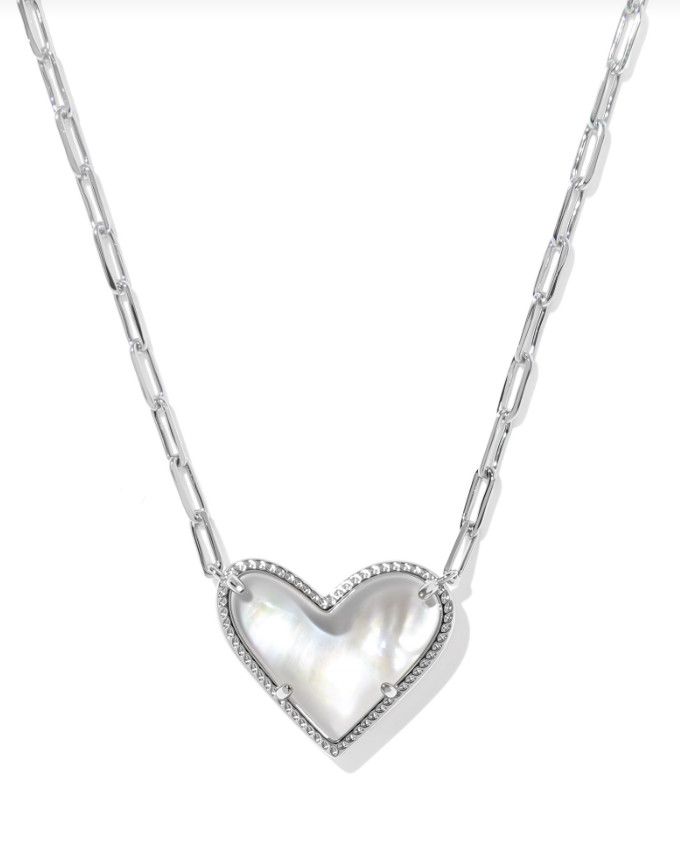 The Ari Heart Statement Pendant Necklace in Ivory Mother of Pearl, Color: Silver