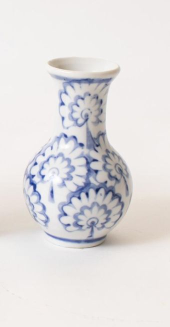 The Bold Blossom Blue &amp; White Bud Vase