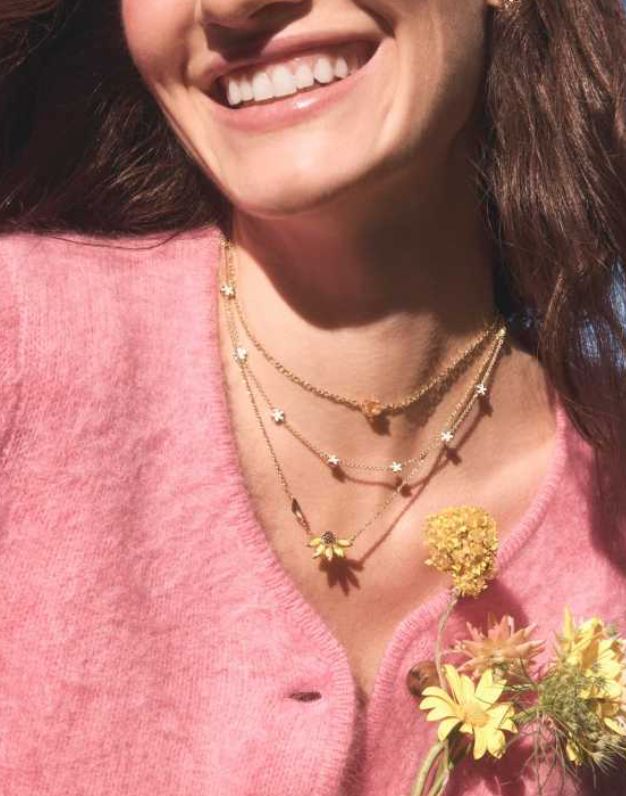 The Anya Flower Pendant Necklace in Gold Yellow Mix