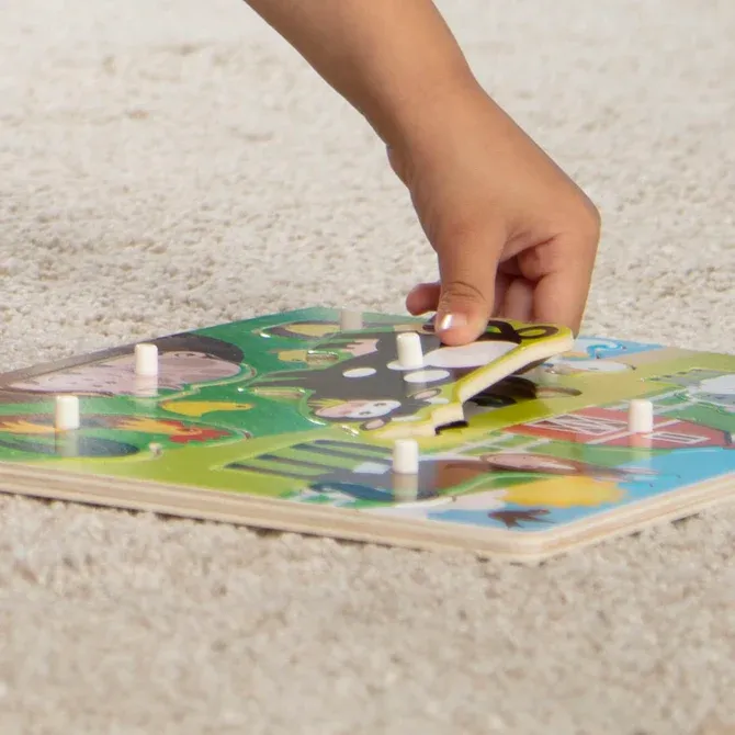 Melissa &amp; Doug® Farm Peg Puzzle