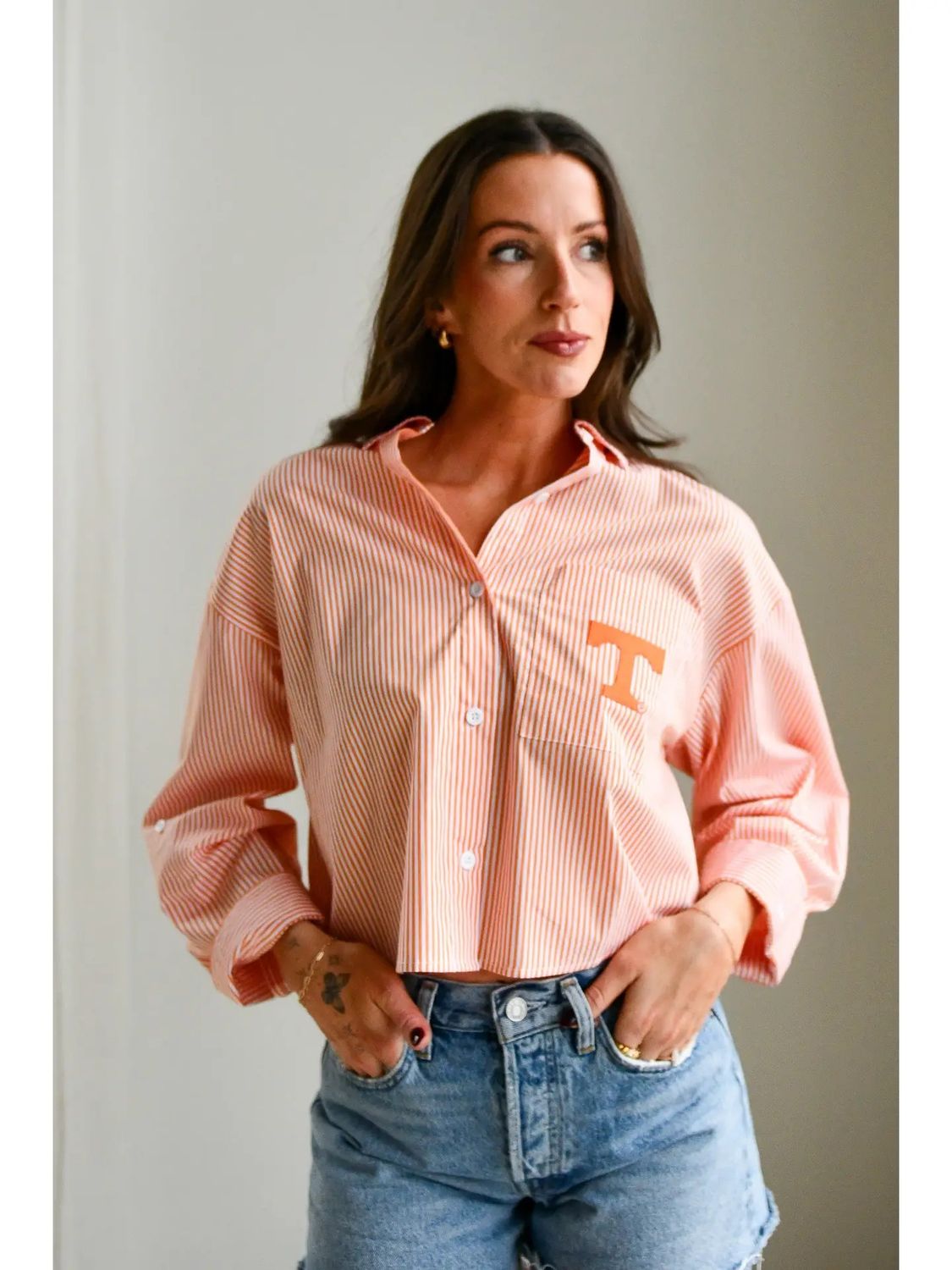 The Tennessee ® Logo Patch Cropped Button Up, Size: S