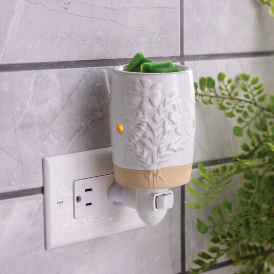 Pluggable Fragrance Warmer | Garden Blooms