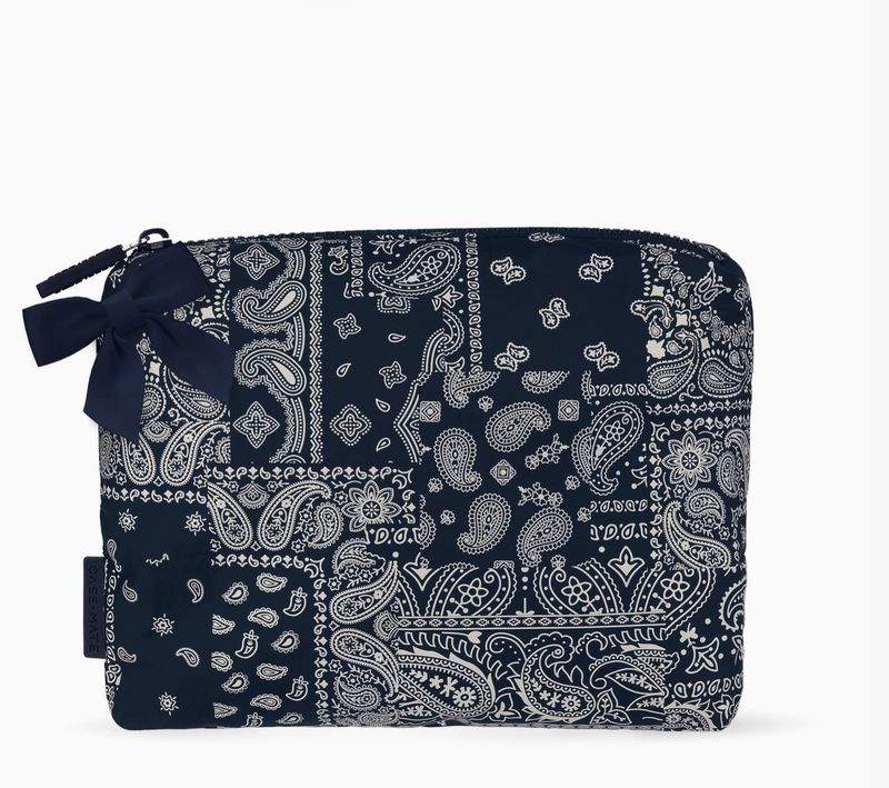 Case-Mate Crinkle Makeup Bag | Navy Bandana
