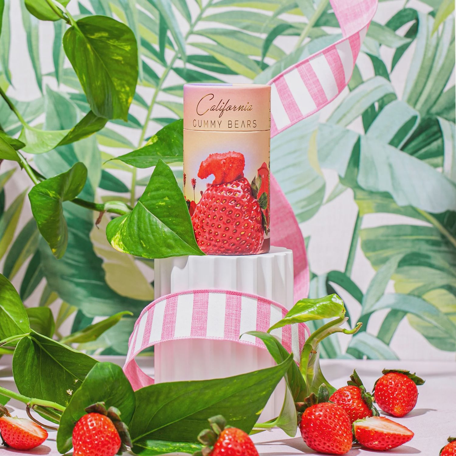 Beverly Hills Sour Strawberry Gummy Bears