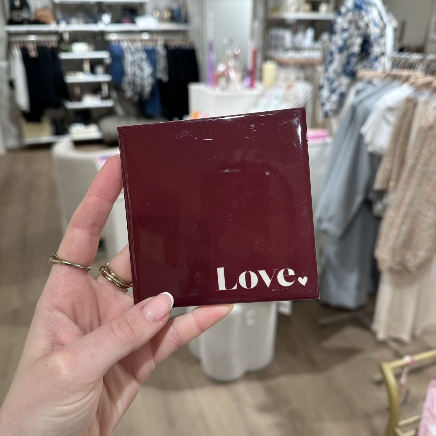 Tegeltje &#39;love&#39; - bordeaux