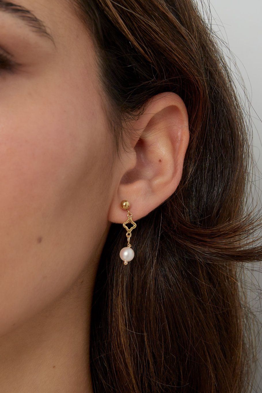 Oorbellen klavertje en parel, Colour: Goud
