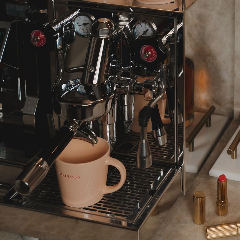 Koffie mok 'GIRLBOSS' - zalmkleur | 250 ml