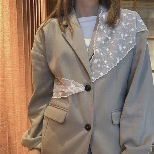 Kanten sjaaltje met bloem details