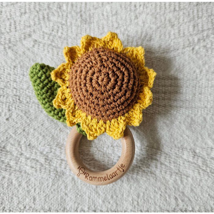 Handgemaakte rammelaar zonnebloem - katoen
