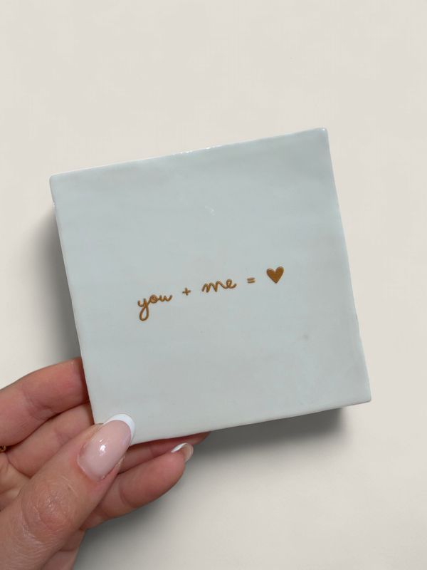 tegeltje 'you + me = ♥'
